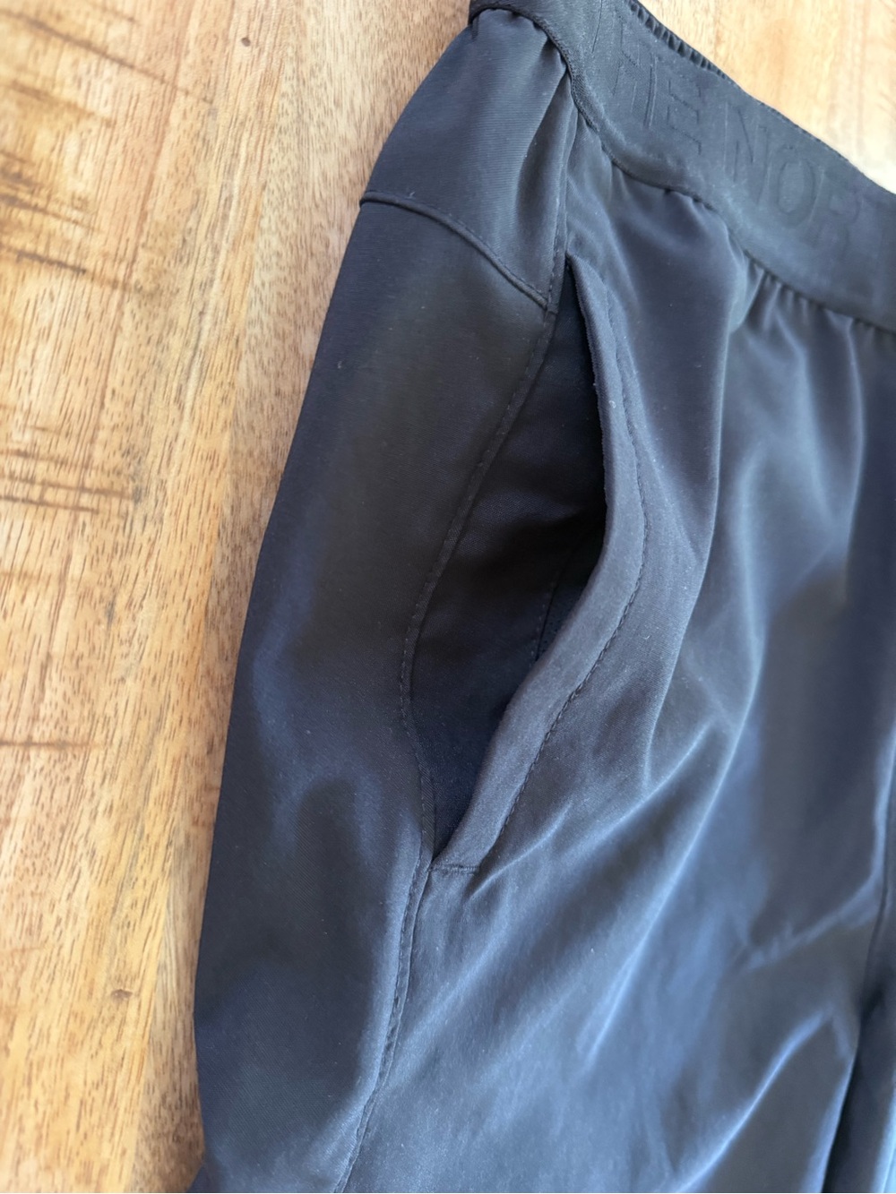 The North Face Boys FlashDry Performance Pants – Boys XL (14/16) - Picture 8 of 15